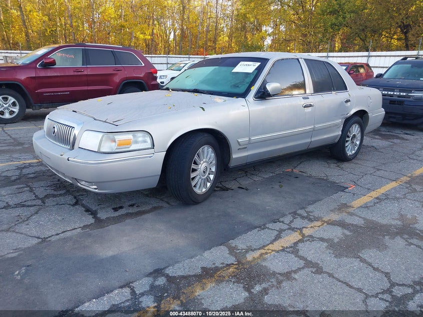 2MEBM7FV3AX618360 2010 MERCURY GRAND MARQUIS photo no. 2
