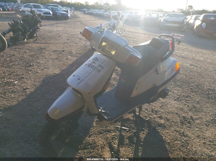 JYA3EKC03YA040337 2000 YAMAHA  photo no. 2