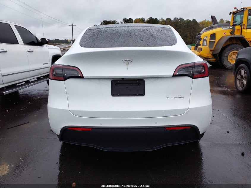 2022 Tesla Model Y Long Range Dual Motor All-Wheel Drive VIN: 7SAYGDEE2NF356097 Lot: 43488183