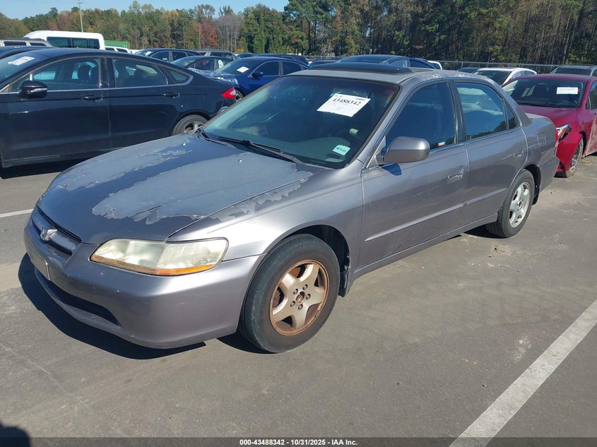 1HGCG1654YA014234 2000 HONDA ACCORD photo no. 2