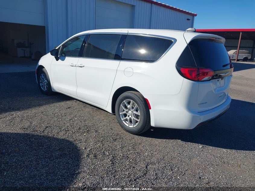 2C4RC1CG9TR173099 2026 CHRYSLER VOYAGER photo no. 3