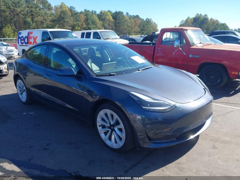 TESLA MODEL 3 REAR-WHEEL DRIVE