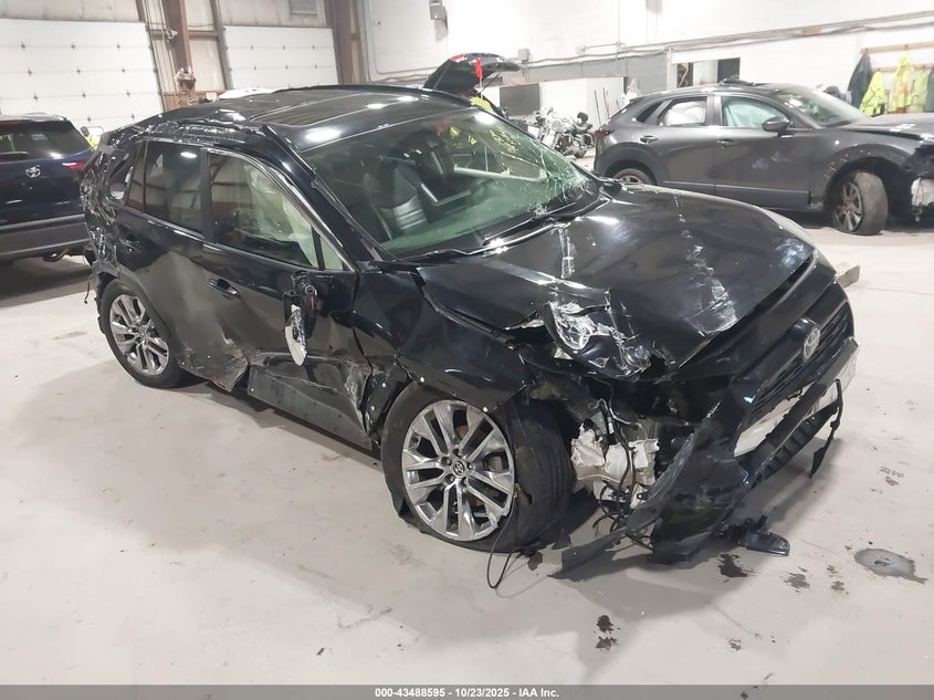 2021 TOYOTA RAV4 XLE PREMIUM - JTMA1RFV8MD070062