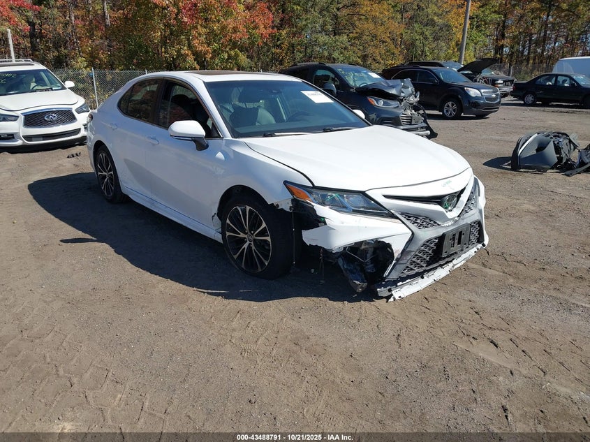 2018 TOYOTA CAMRY SE - 4T1B11HK0JU154697