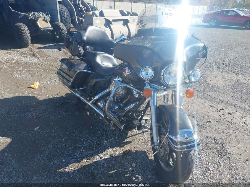 2007 HARLEY-DAVIDSON FLHTCUI - 1HD1FC4117Y604707