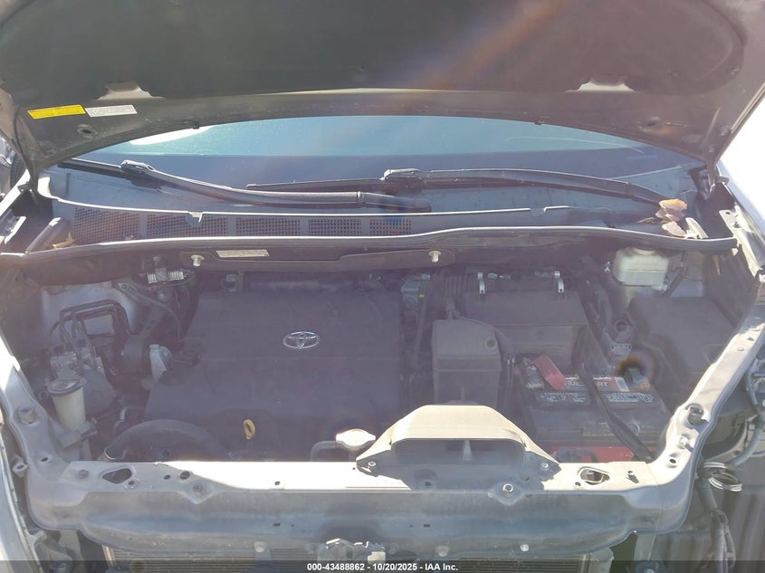 5TDDK3DC6BS019301 2011 TOYOTA SIENNA photo no. 10