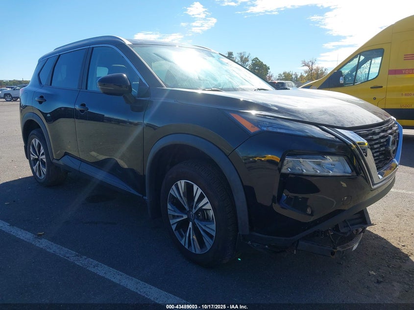 NISSAN ROGUE SV FWD