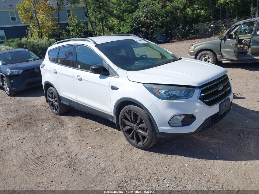 FORD ESCAPE SE