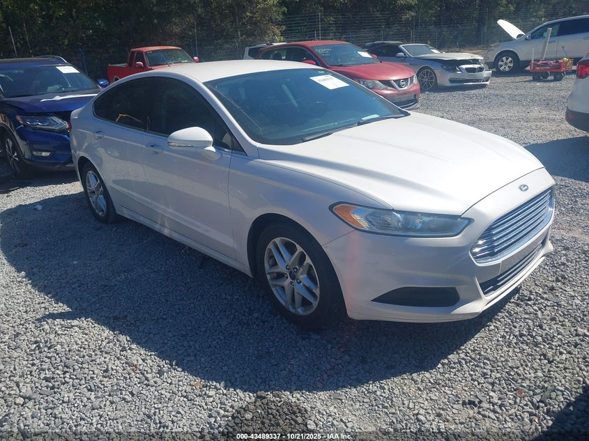 FORD FUSION SE