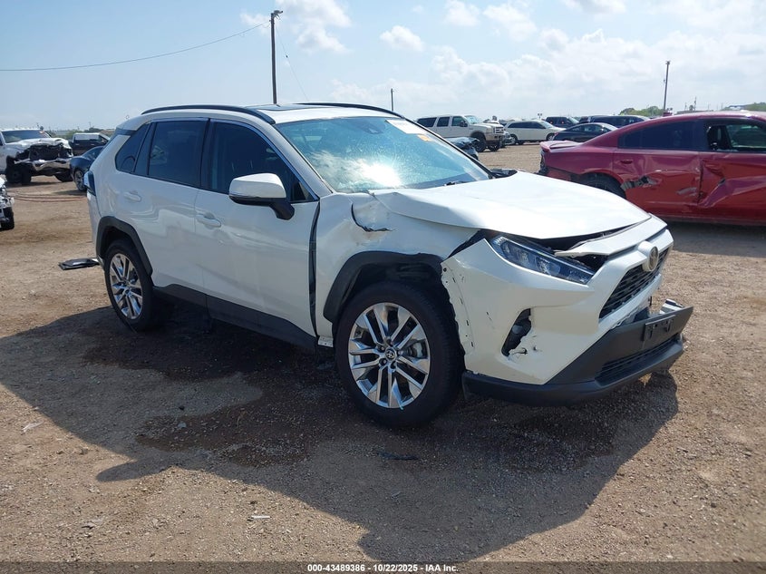 TOYOTA RAV4 XLE PREMIUM