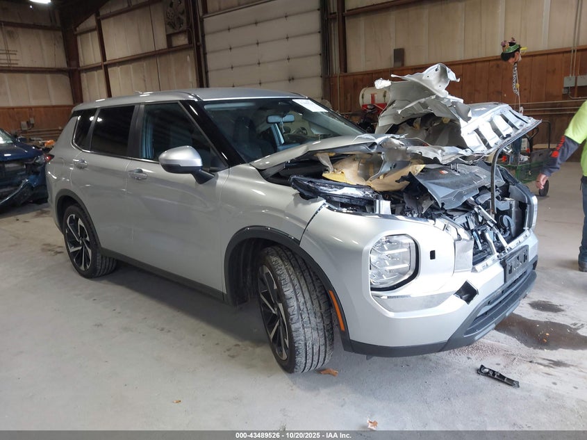 MITSUBISHI OUTLANDER ES 2.5 S-AWC