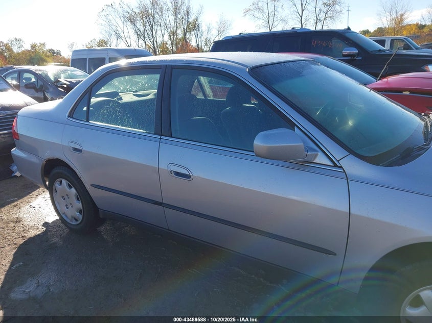 1HGCG5647YA038672 2000 HONDA ACCORD photo no. 13
