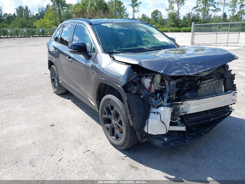 TOYOTA RAV4 HYBRID XLE