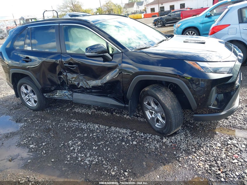 TOYOTA RAV4 HYBRID XLE