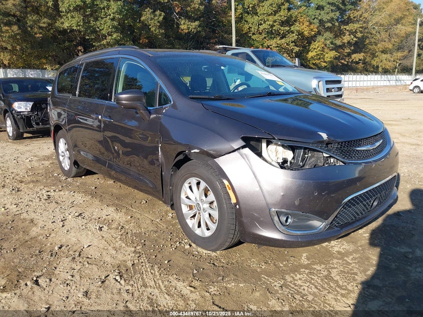 2019 Chrysler Pacifica Touring Plus VIN: 2C4RC1FG4KR594111 Lot: 43489767