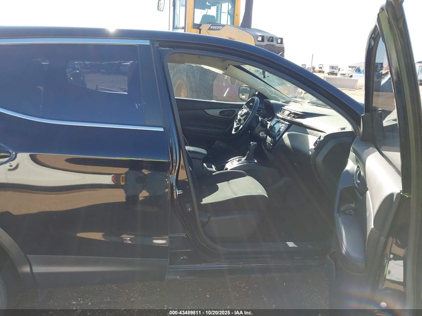 2017 NISSAN ROGUE SPORT S JN1BJ1CP9HW034390