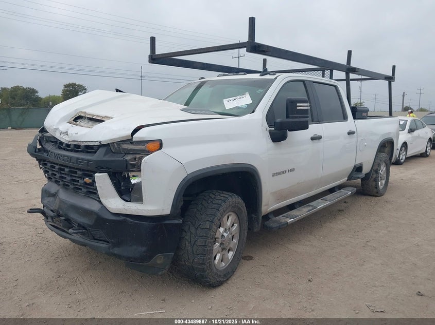 1GC4YLE78LF163059 2020 CHEVROLET SILVERADO photo no. 2