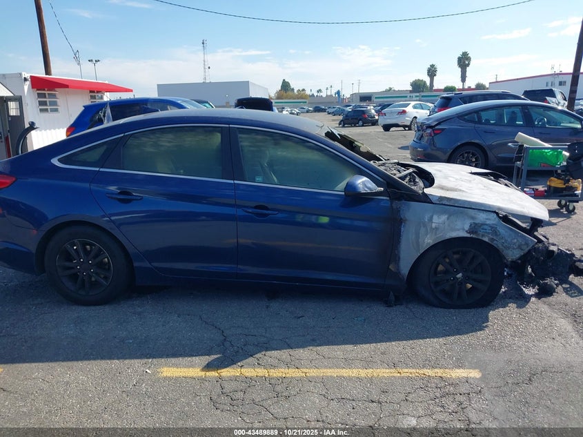 2017 HYUNDAI SONATA 5NPE24AF1HH477383