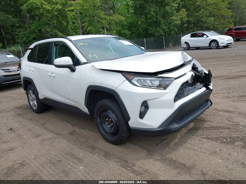 TOYOTA RAV4 XLE