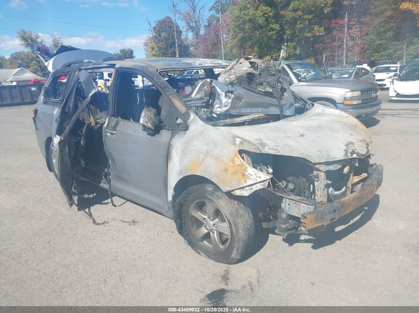 TOYOTA SIENNA LE 8 PASSENGER