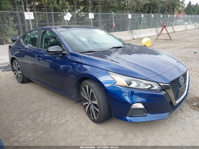 NISSAN ALTIMA SR FWD