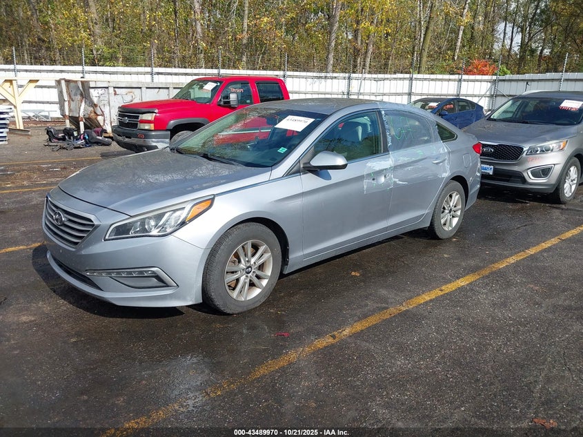 2015 HYUNDAI SONATA SE 5NPE24AF2FH150830