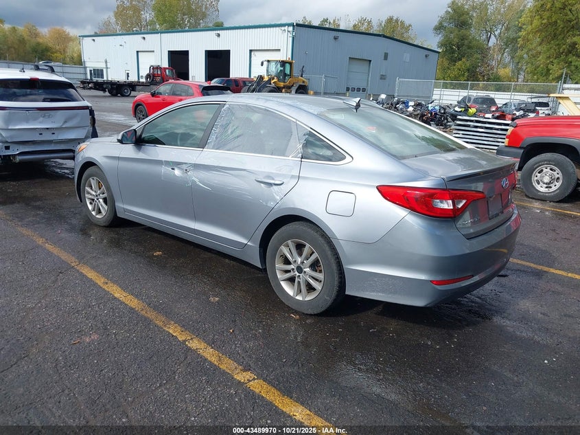 2015 HYUNDAI SONATA SE 5NPE24AF2FH150830