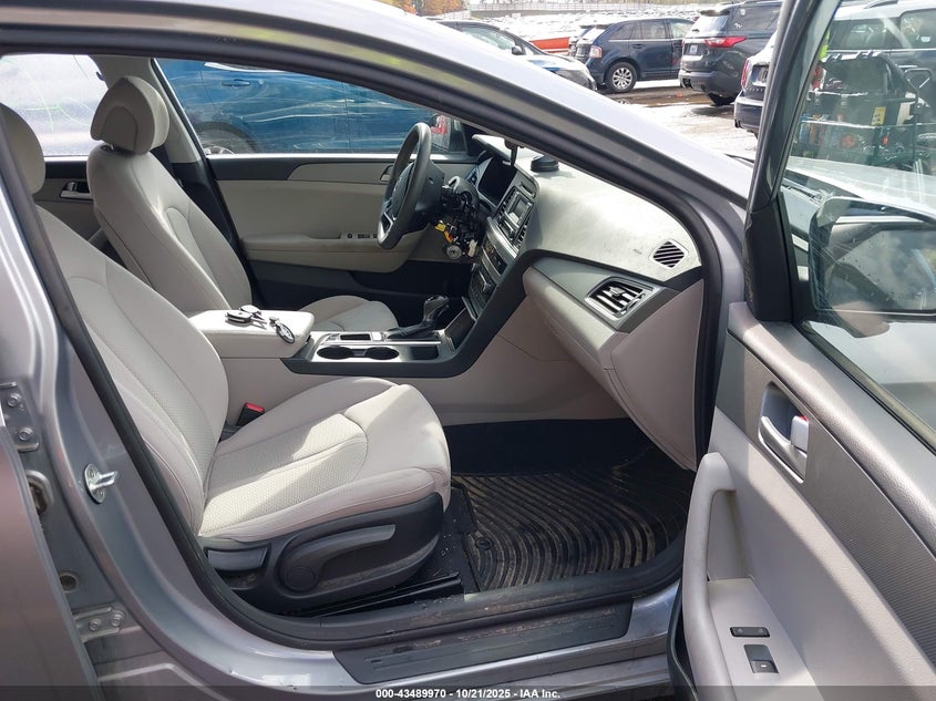 2015 HYUNDAI SONATA SE 5NPE24AF2FH150830