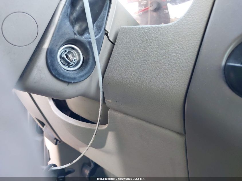 2004 Ford F-150 Stx/Xl/Xlt VIN: 1FTRX12W34NB50560 Lot: 43490108