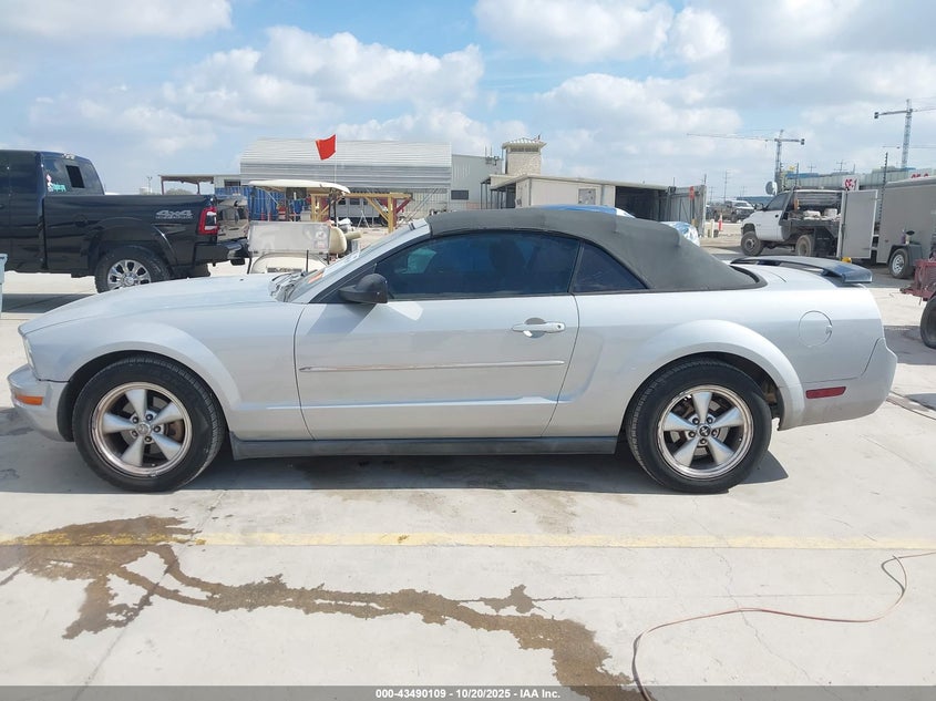 2007 Ford Mustang V6 Deluxe/V6 Premium VIN: 1ZVFT84N875280668 Lot: 43490109