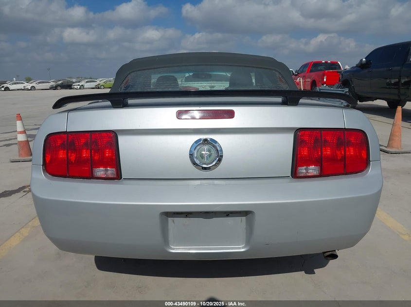 2007 Ford Mustang V6 Deluxe/V6 Premium VIN: 1ZVFT84N875280668 Lot: 43490109