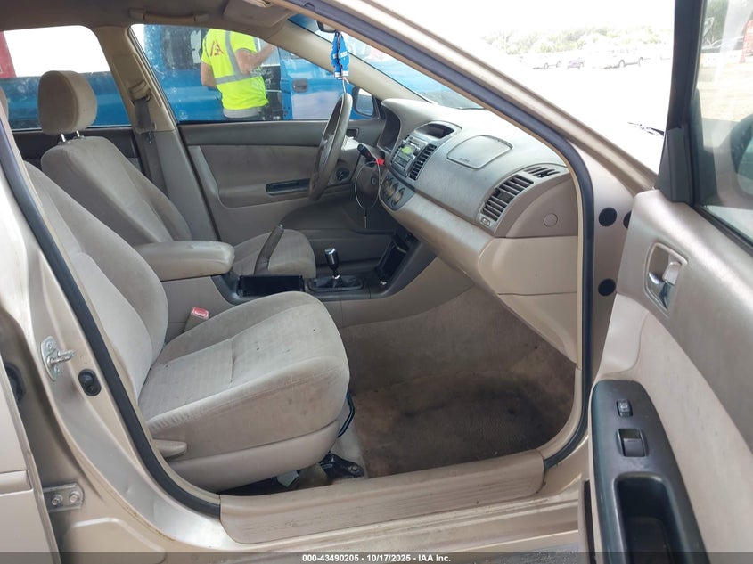 JTDBE32K353027211 2005 TOYOTA CAMRY photo no. 5