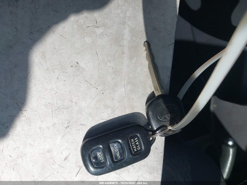 2T1KR32E35C482937 2005 TOYOTA MATRIX photo no. 11