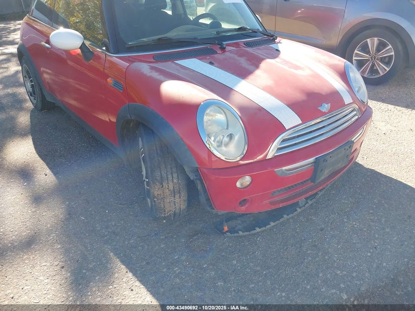 2006 Mini Cooper VIN: WMWRC33576TK16746 Lot: 43490692