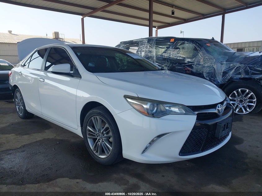 TOYOTA CAMRY SE