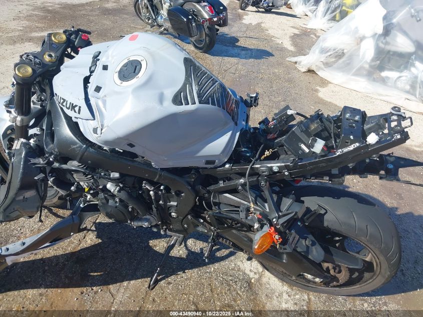2022 Suzuki Gsx-R1000 VIN: JS1DM11F9N7100024 Lot: 43490940