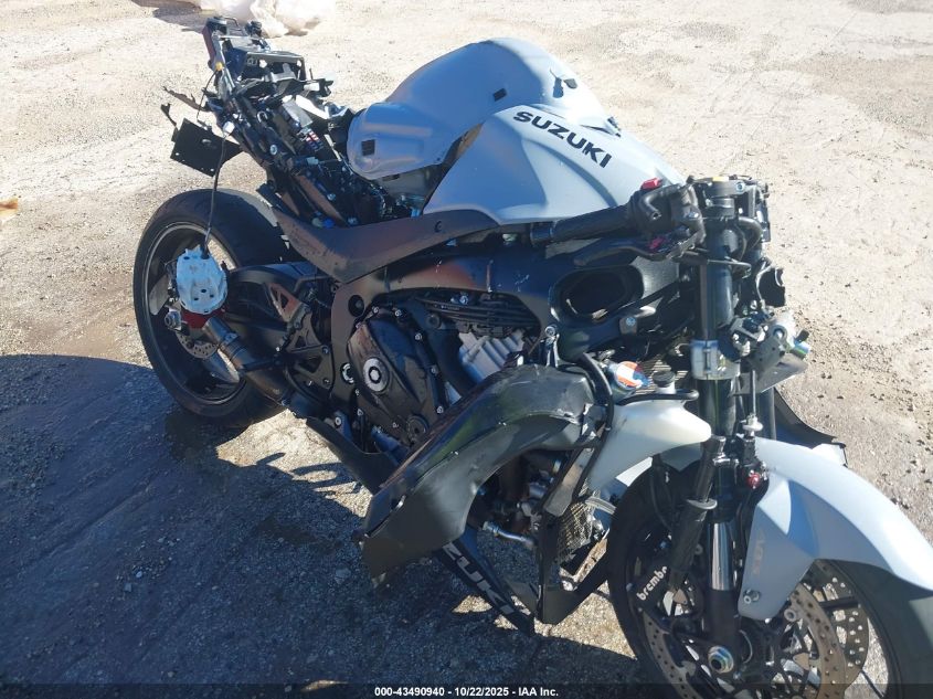 2022 Suzuki Gsx-R1000 VIN: JS1DM11F9N7100024 Lot: 43490940