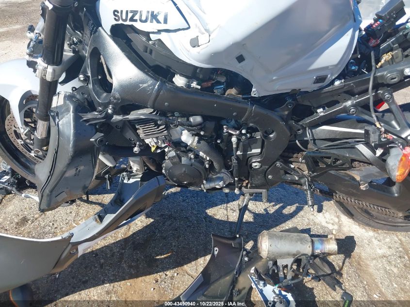 2022 Suzuki Gsx-R1000 VIN: JS1DM11F9N7100024 Lot: 43490940
