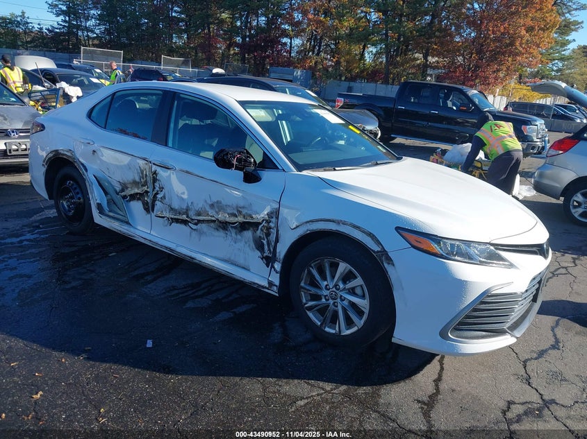 2024 TOYOTA CAMRY LE - 4T1C11BK7RU115839