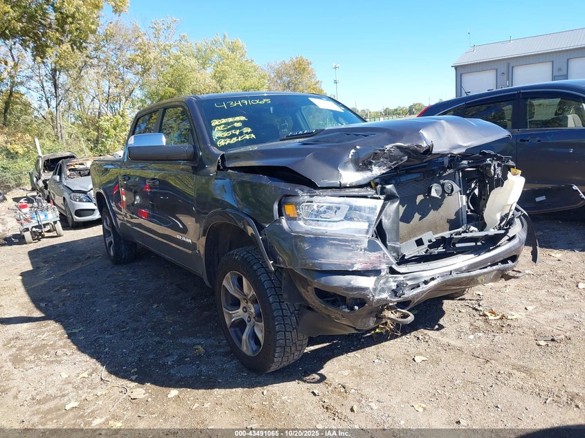 RAM 1500 LARAMIE 4X4 6 4 BOX