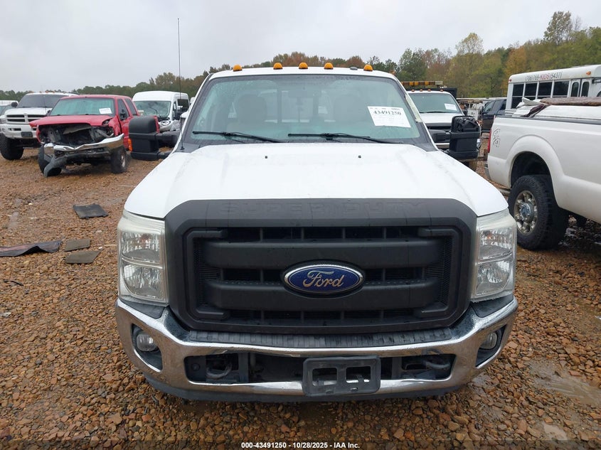 2015 Ford F-350 Chassis Lariat VIN: 1FD8X3ET3FED42357 Lot: 43491250