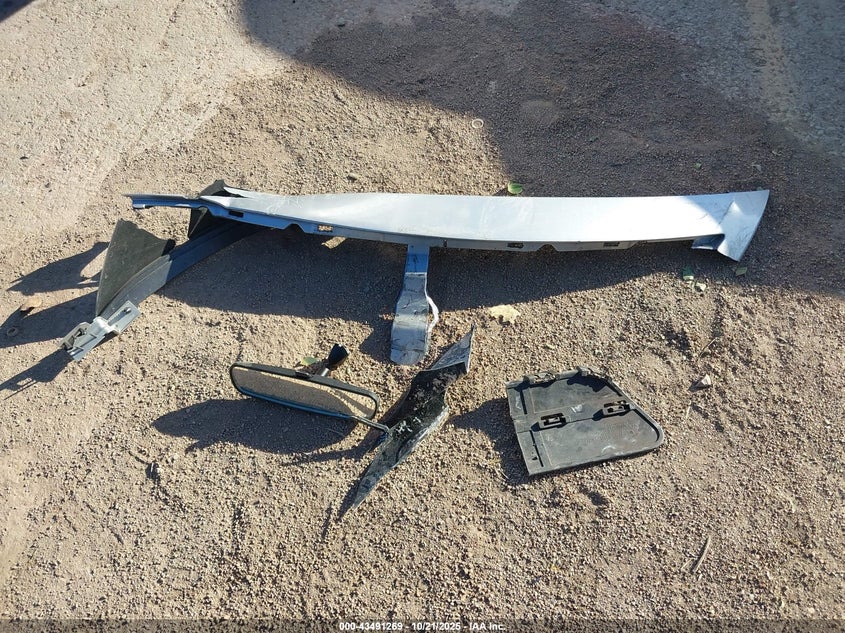 2019 NISSAN VERSA 1.6 S 3N1CN7AP0KL830831