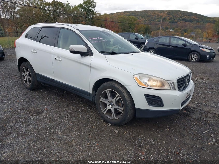 VOLVO XC60 T6/T6 PLATINUM/T6 PREMIER PLUS/T6 R-DESIGN/T6 R-DESIGN PLATINUM/T6 R-DESIGN PREMIER PLUS