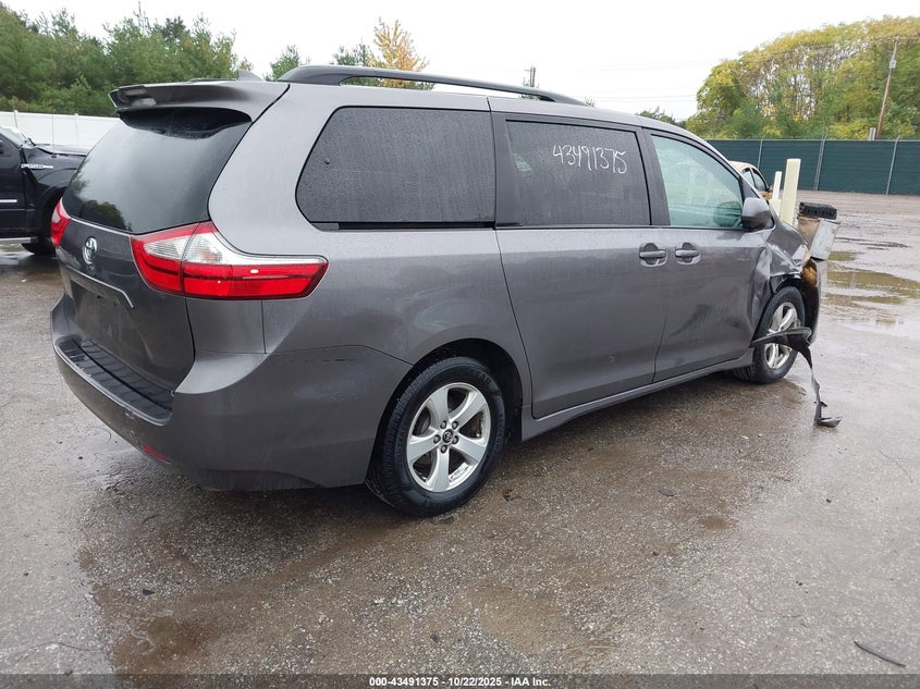 5TDKZ3DC2JS909120 2018 TOYOTA SIENNA photo no. 4