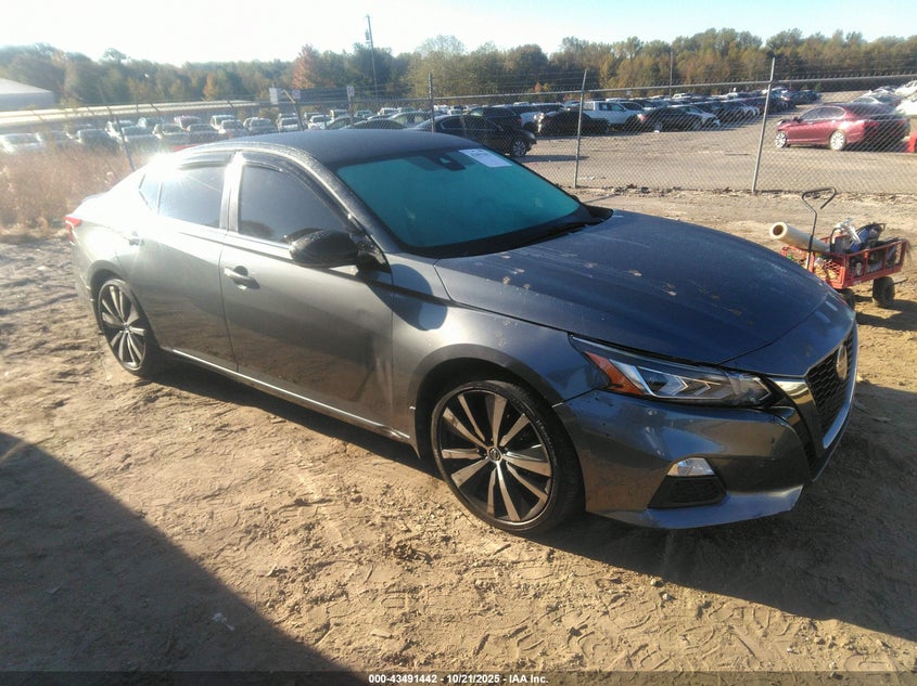 NISSAN ALTIMA SR FWD