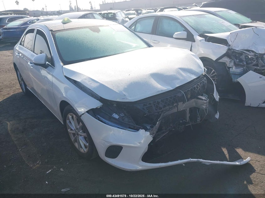 MERCEDES-BENZ A-CLASS A 220