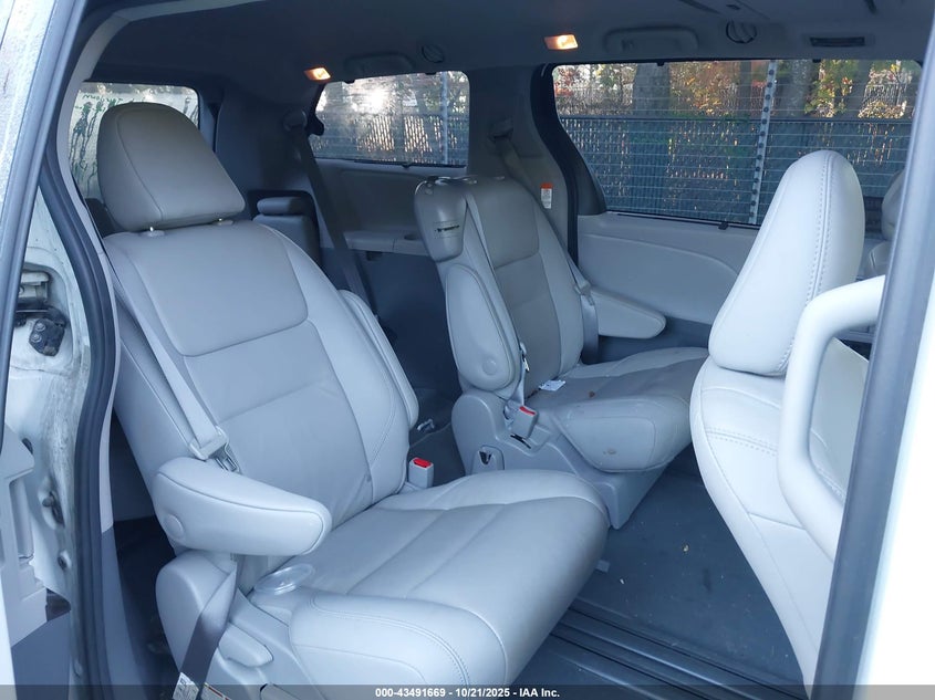 2020 TOYOTA SIENNA XLE PREMIUM 5TDYZ3DC6LS044553