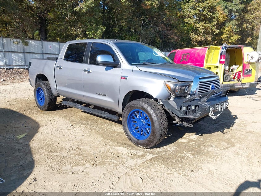 TOYOTA TUNDRA LIMITED 5.7L V8