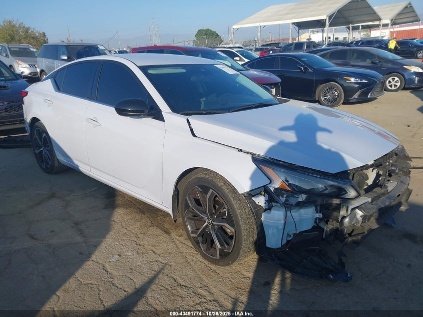 NISSAN ALTIMA SR FWD