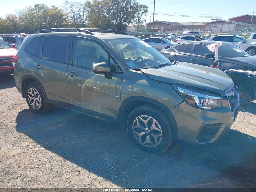 SUBARU FORESTER PREMIUM